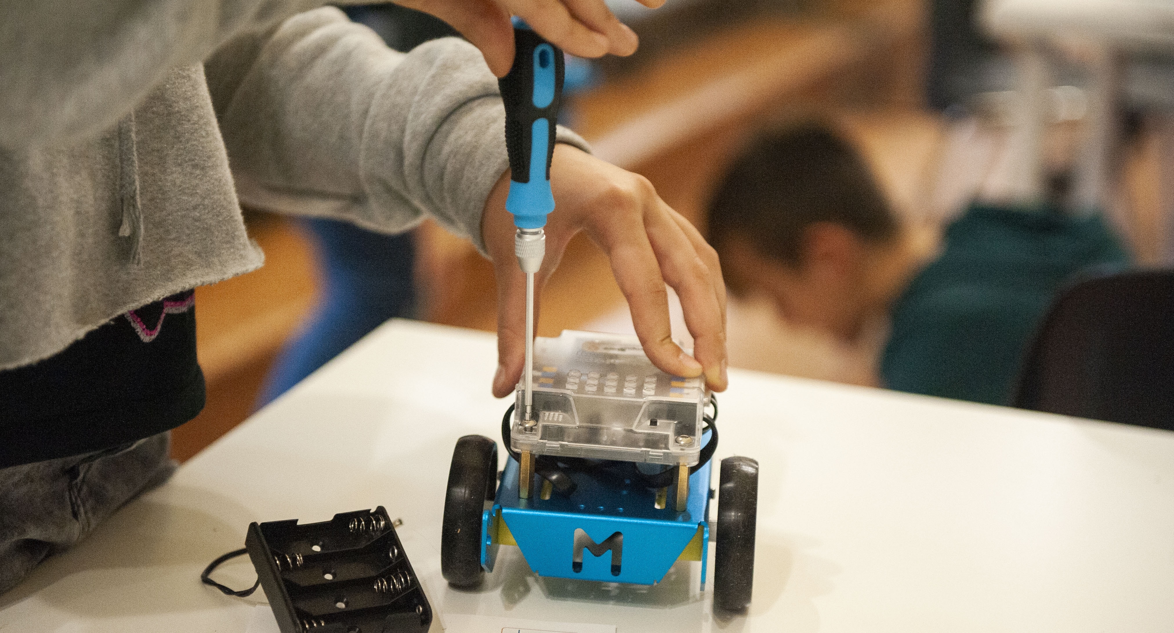 Unboxing Carovana Stem: il primo campus estivo online che porta la tecnologia a casa tua!