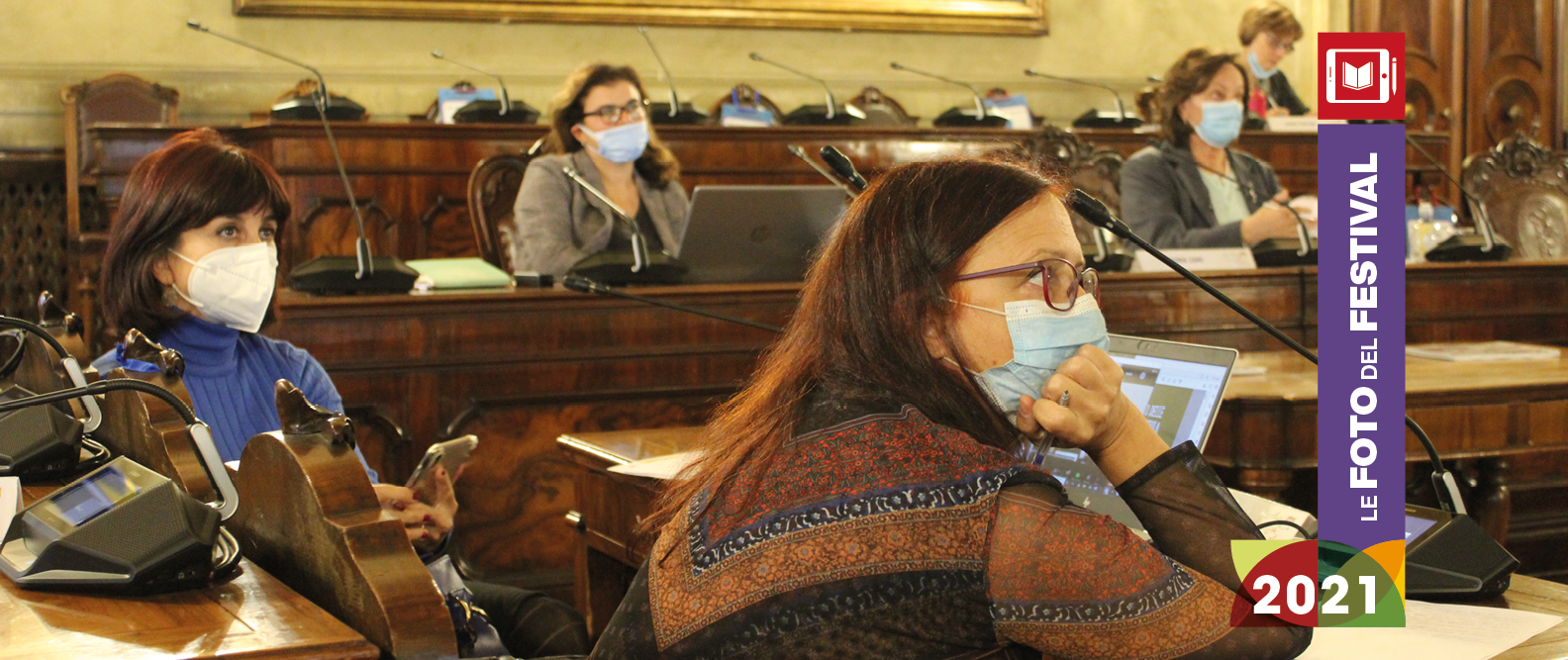 Guarda le foto del primo incontro del ‘Ciclo DAD Didattica A Distanza: Una, nessuna… o centomila?’